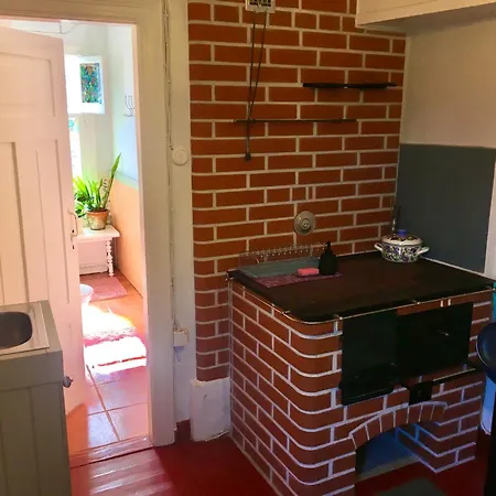 Romantic Seaside House Апартаменты *